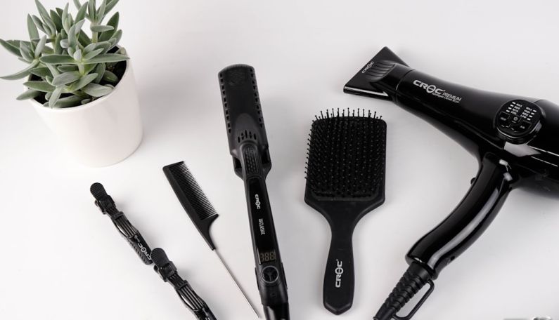 Beauty Tools - black hair brush