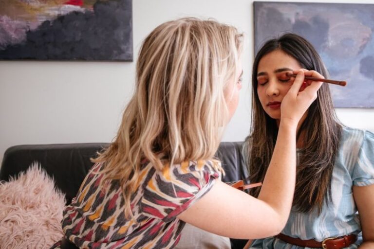 Makeup Eye - woman in blue and red shirt