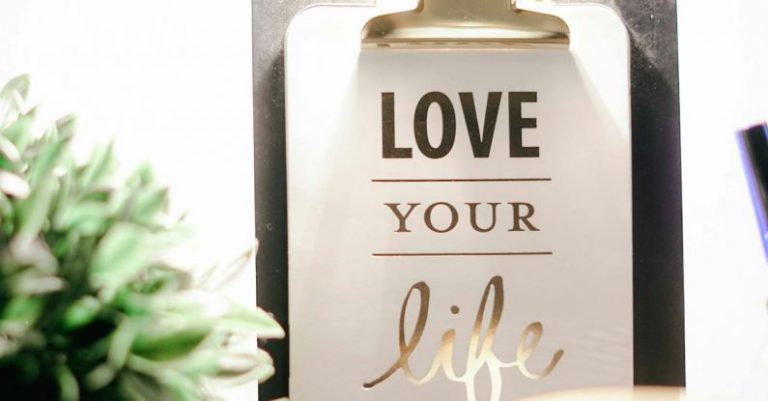 Inspirational Places - Love Your Life Clipboard Decor