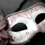 Fashion Secrets - Carnival mask decorated with pink flower